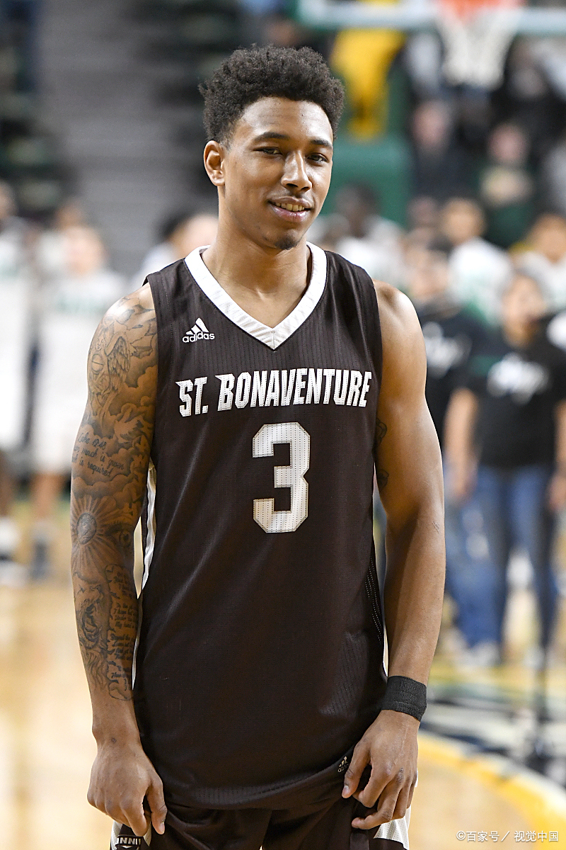 赛后NBA季后赛焦点战；斯图加特绝杀压哨；压力陡增；数据趋势出现新变化的简单介绍