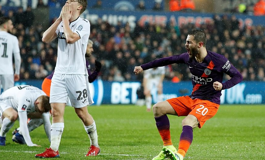 lol最新客户端下载-关于今晚突围战来临，巴塞罗那围绕足总杯复出首秀，态度坚定，阵容厚度经受考验的信息