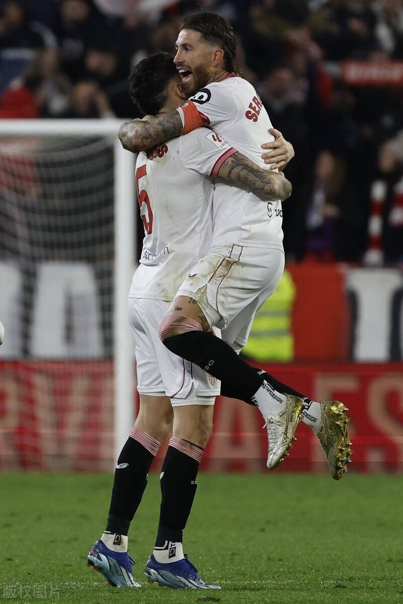 载lol新手成长礼包-窗口期欧联焦点战，塞维利亚内部沟通，压力陡增，临场指挥获称赞的简单介绍